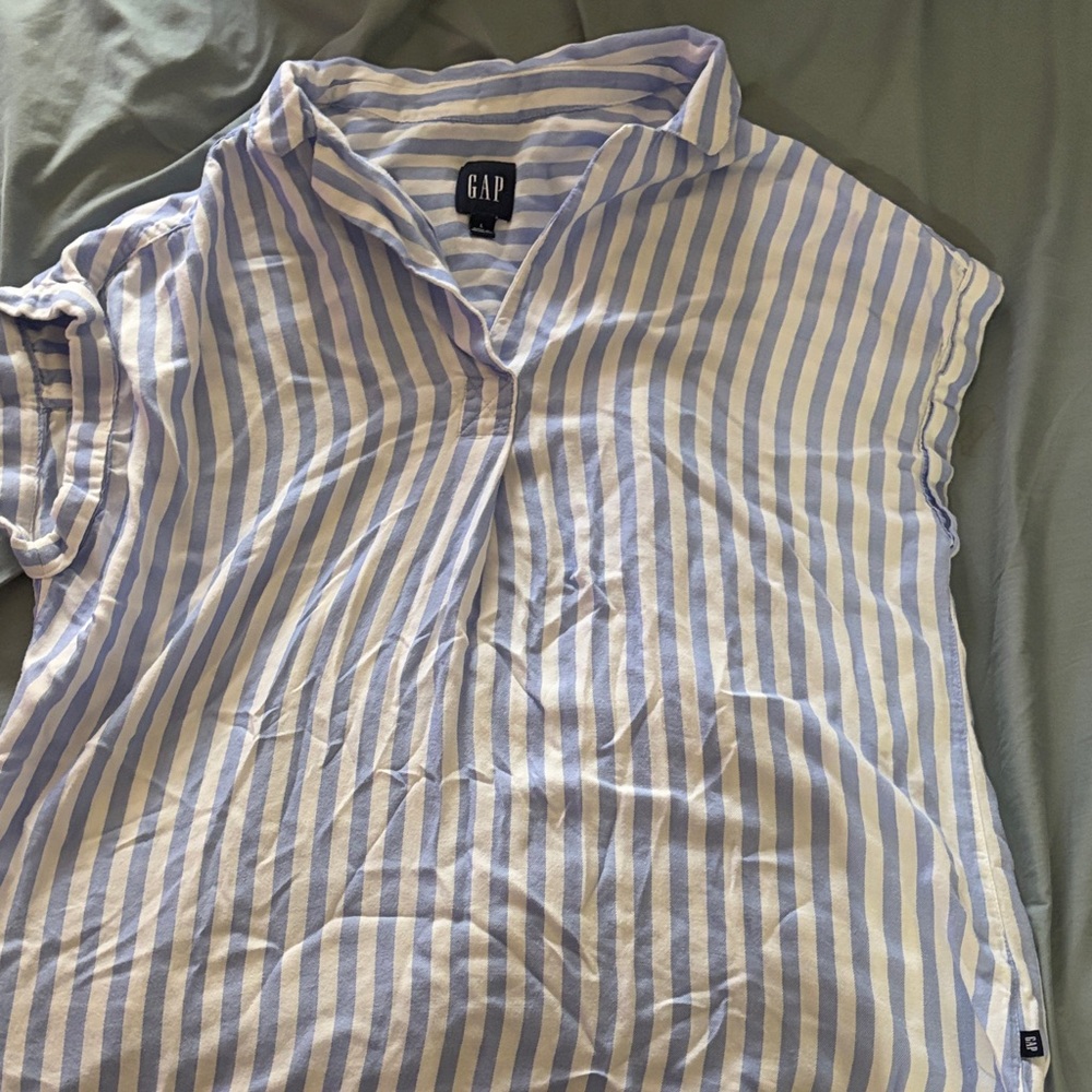 GAP Women’s Light Blue and White Striped Short-Sleeve Blouse